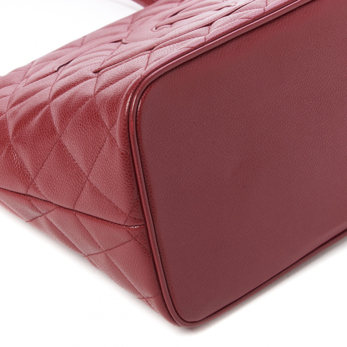 Caviar Quilted Medallion Tote Red