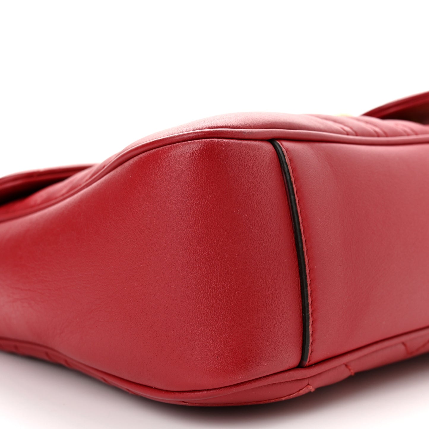 Calfskin Matelasse Medium GG Marmont Shoulder Bag Hibiscus Red