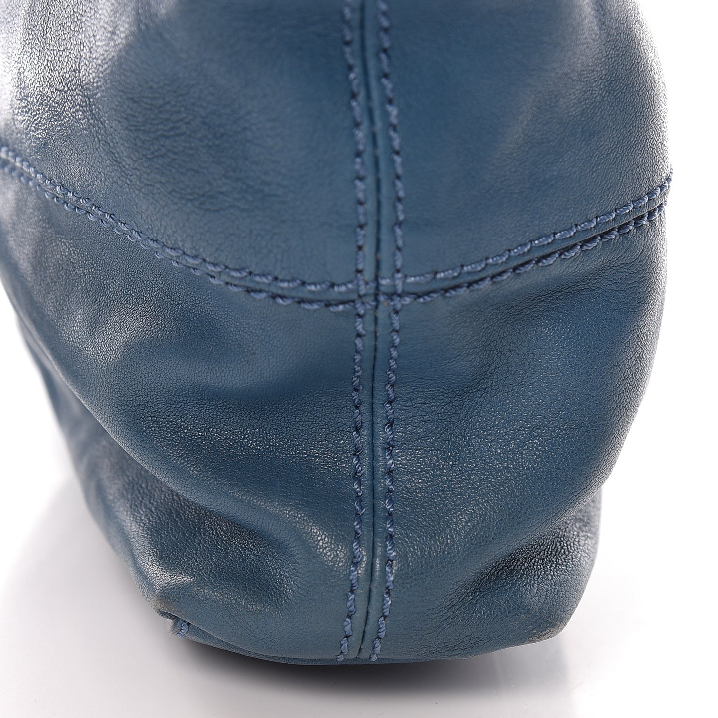 Lambskin Micro Nightingale Medium Blue