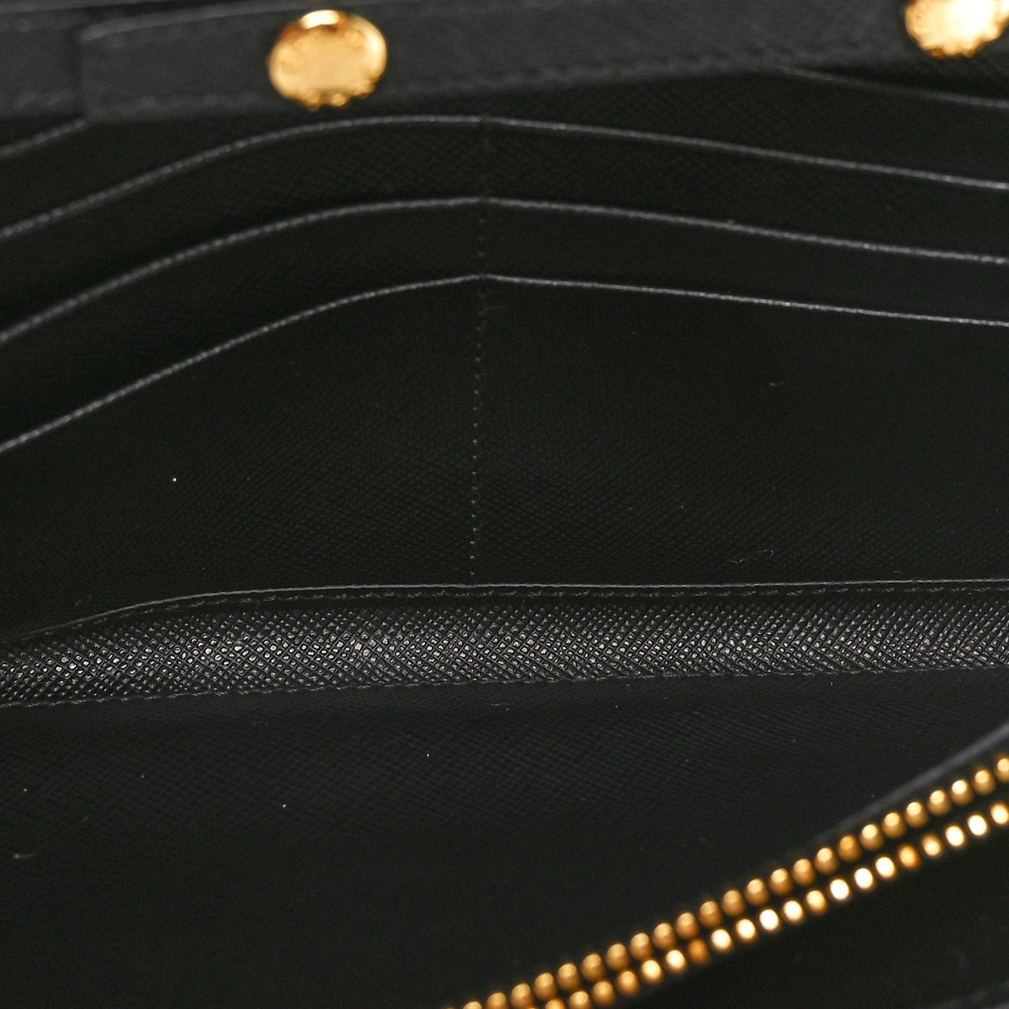 Saffiano Metal Oro Chain Wallet Black