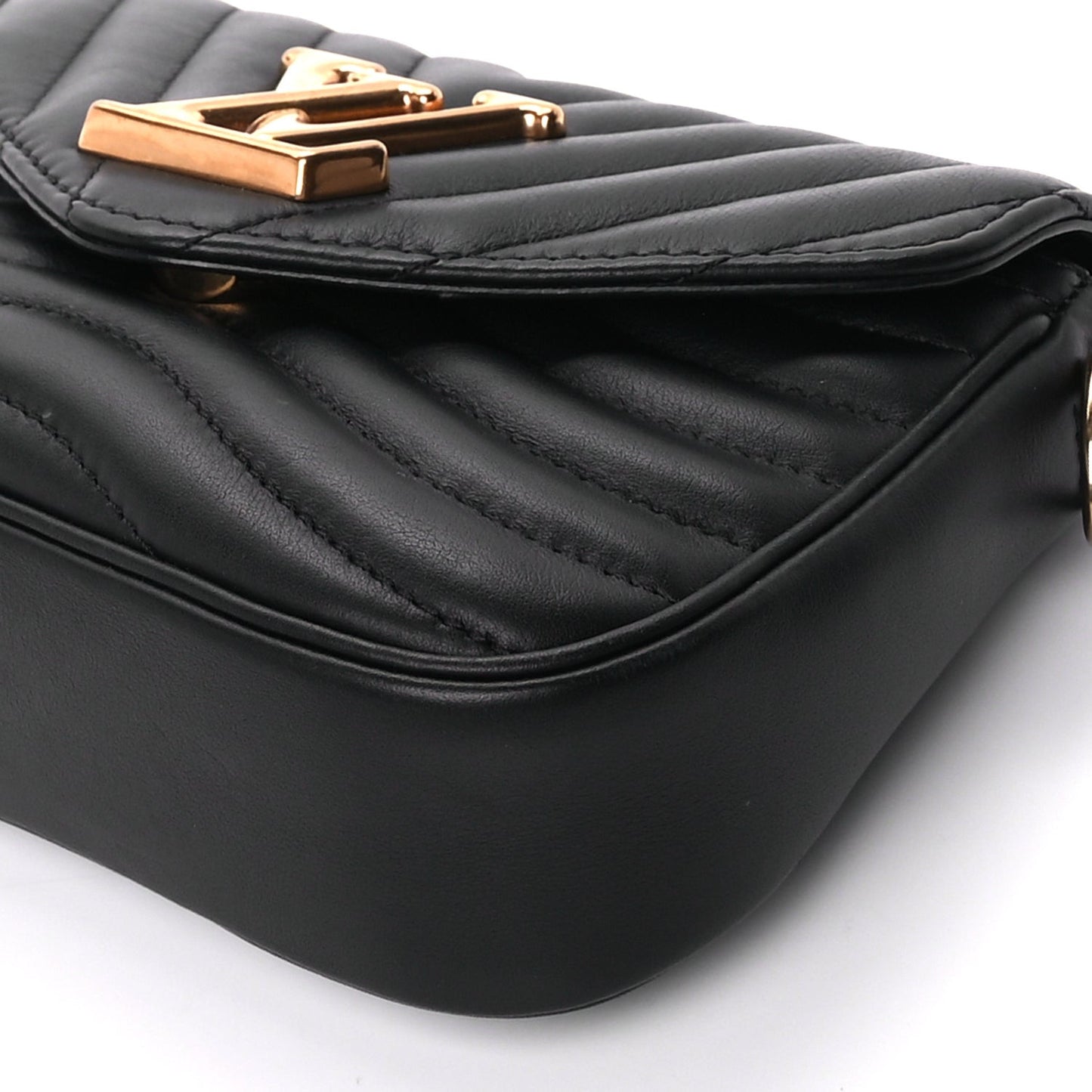 Calfskin New Wave Chain MM  Black