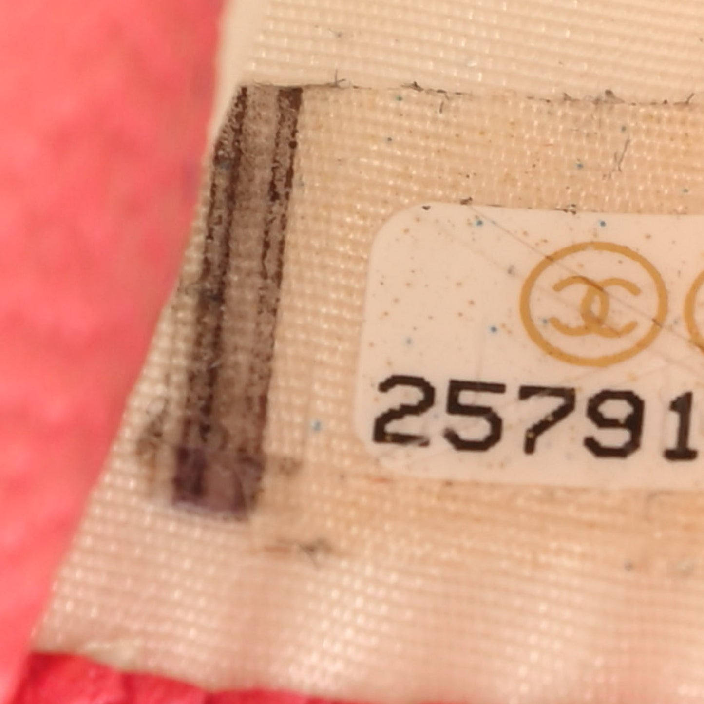 Caviar Quilted Card Holder Pink