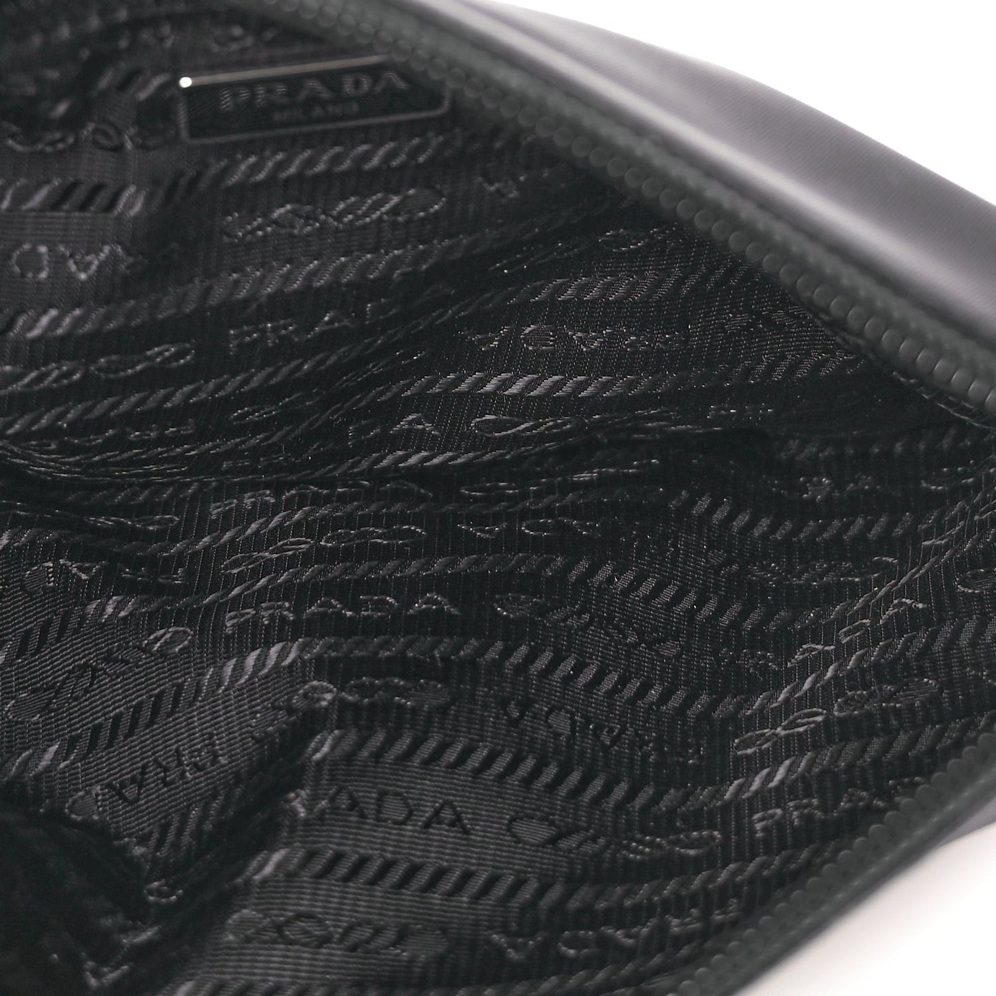Re-Nylon Vela Pouch Black