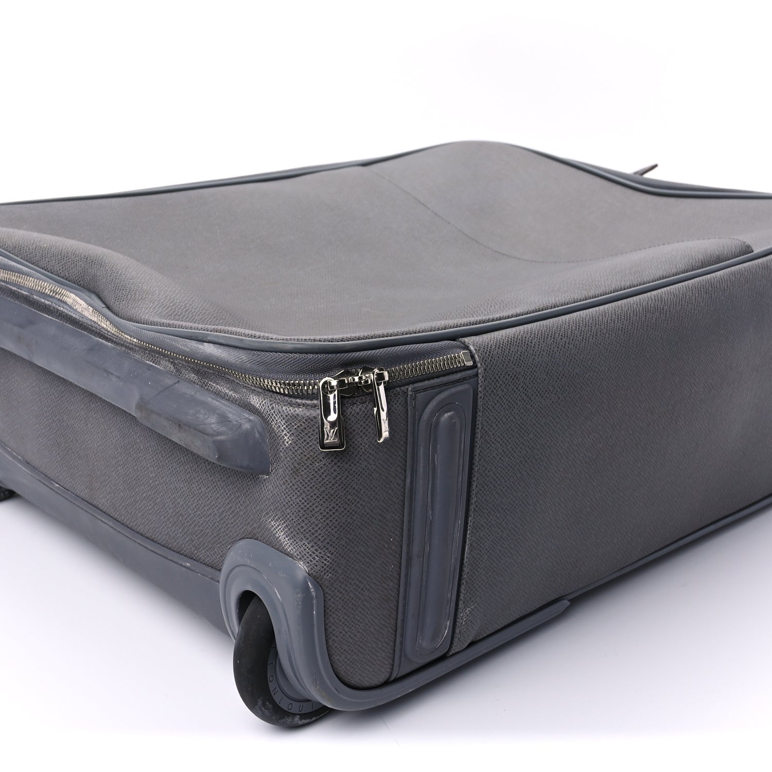 Louis Vuitton Taiga Pegase 55  Glacier 8 of 8