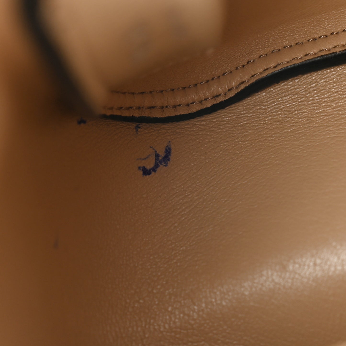 Vitello Daino Soft Mini Dynamique Tote Sabbia