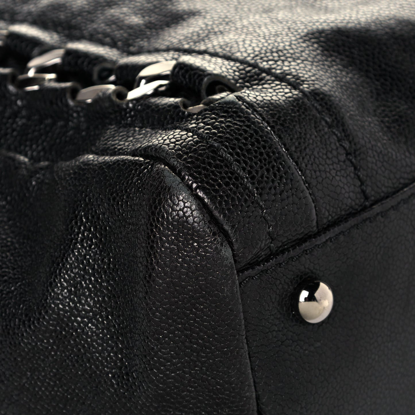 Glazed Caviar Modern Chain Tote Black