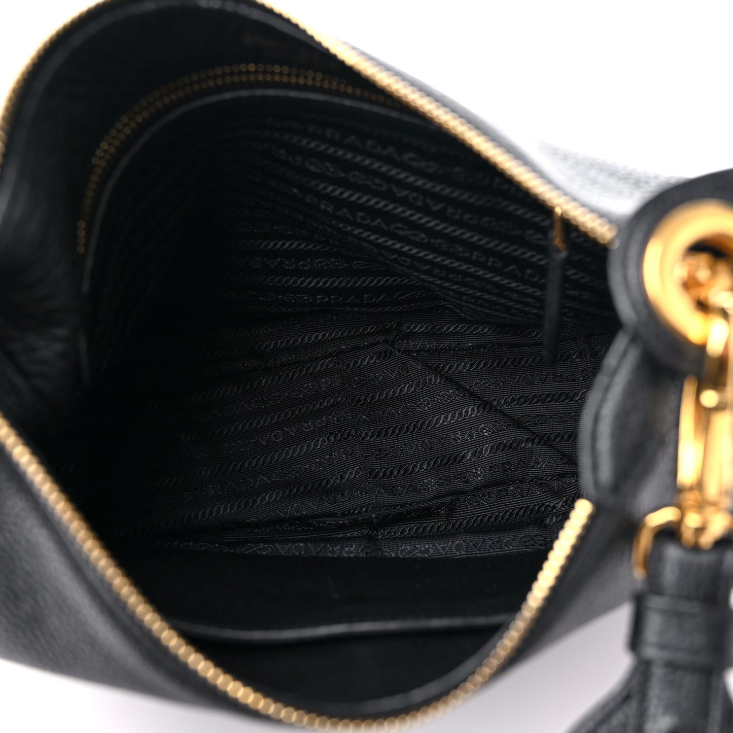 Vitello Daino Zippered Messenger Hobo Black
