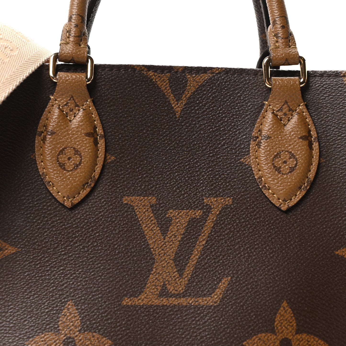 Reverse Monogram Giant Onthego PM