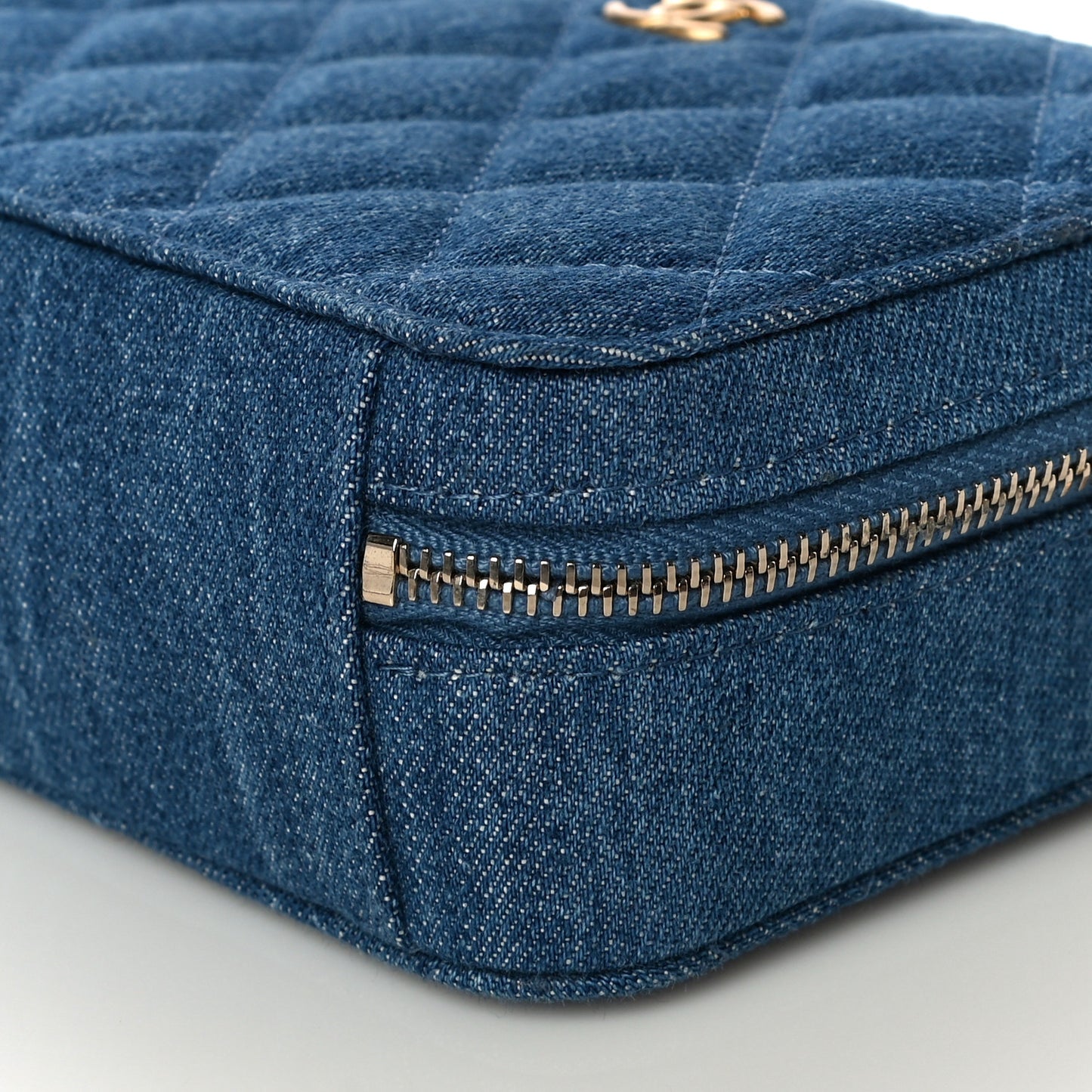 Denim Quilted CC Pearl Crush Camera Case Blue