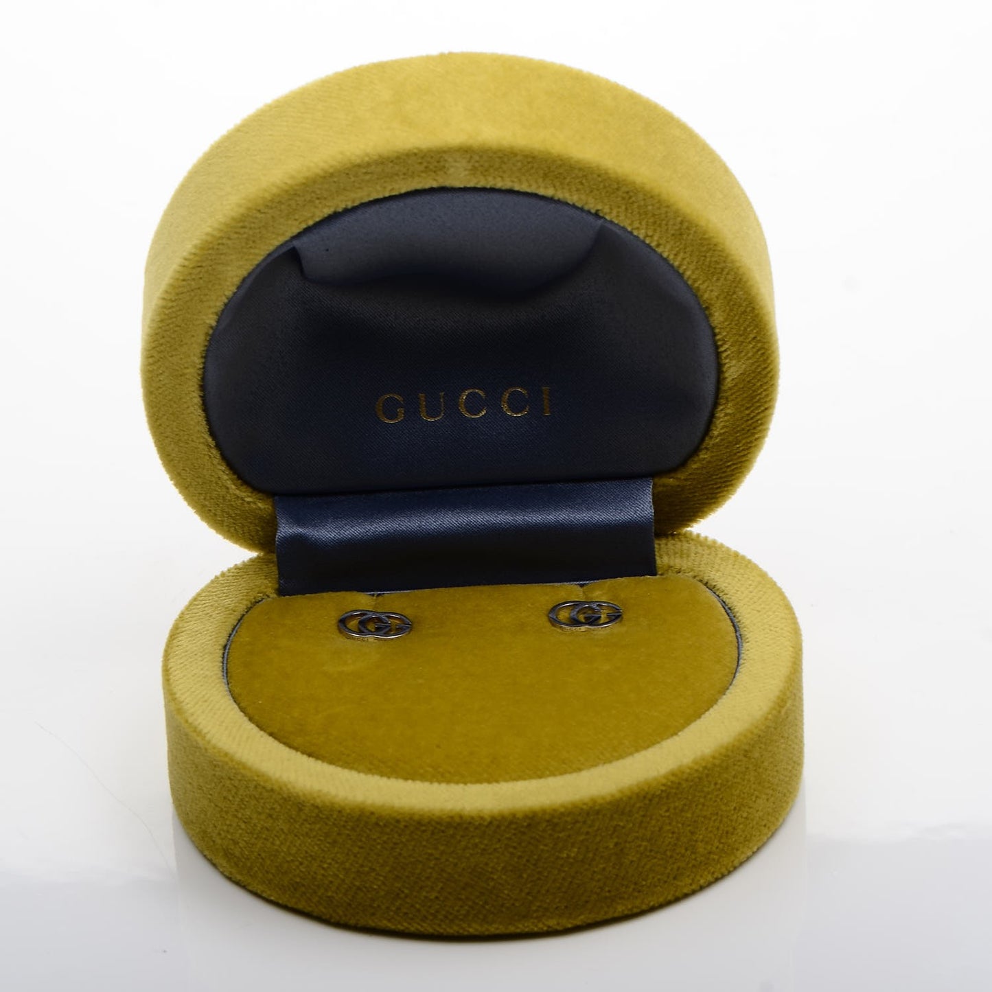 18K White Gold GG Tissue Stud Earrings