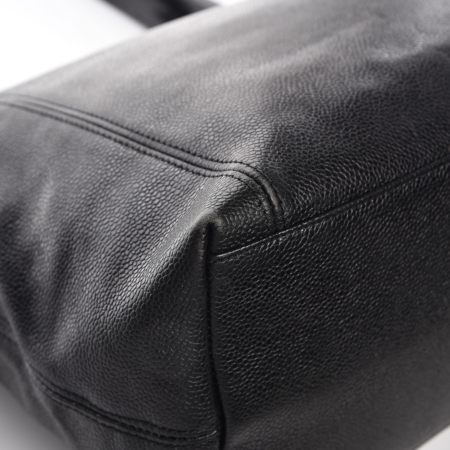 Caviar CC Shoulder Bag Black