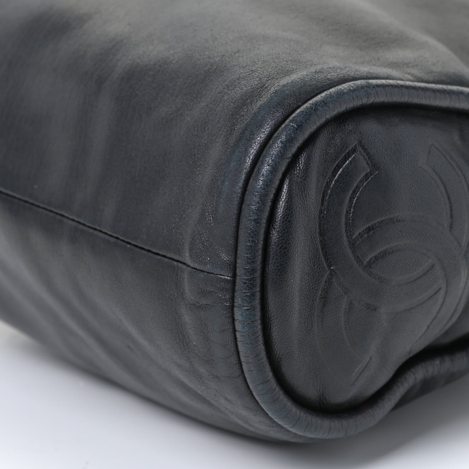 Chanel Lambskin Medium Ultimate Soft Tote Black 8 of 19