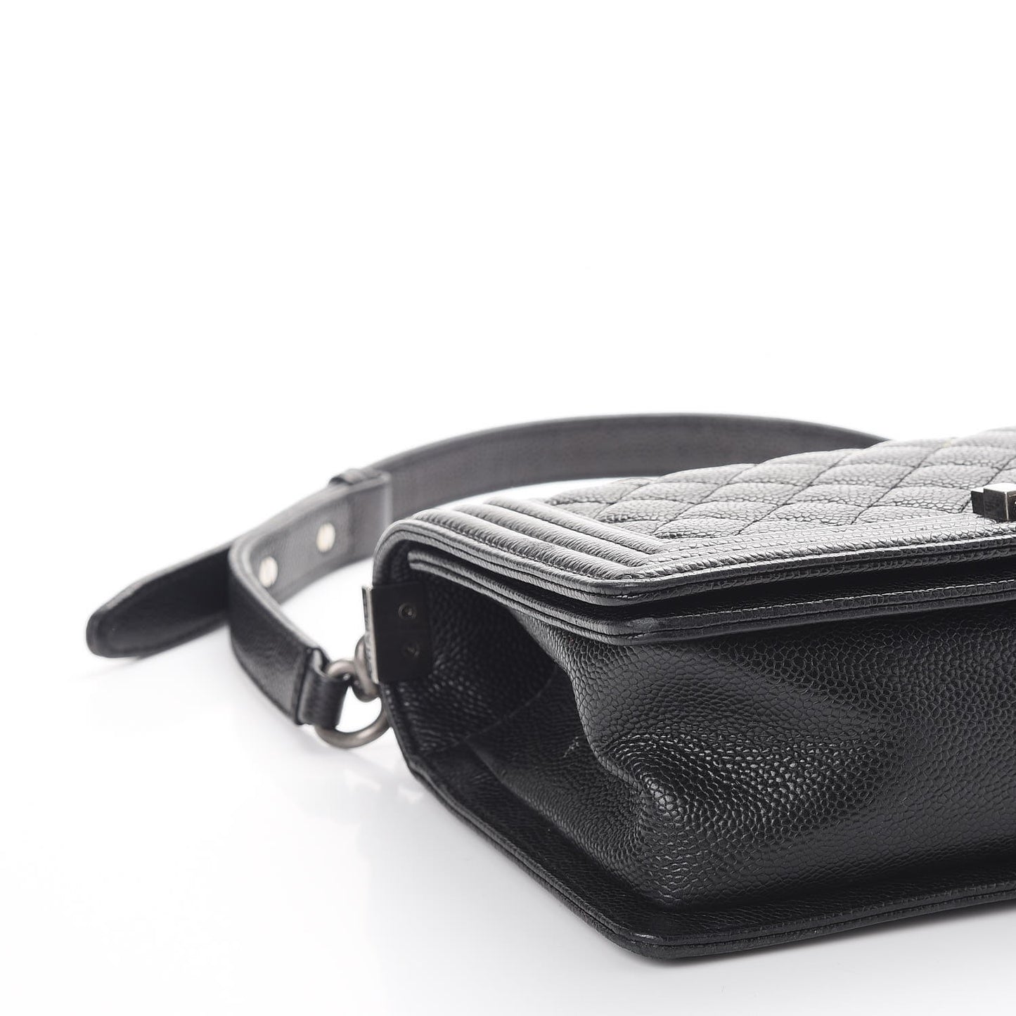 Caviar Quilted Medium Boy Flap Black