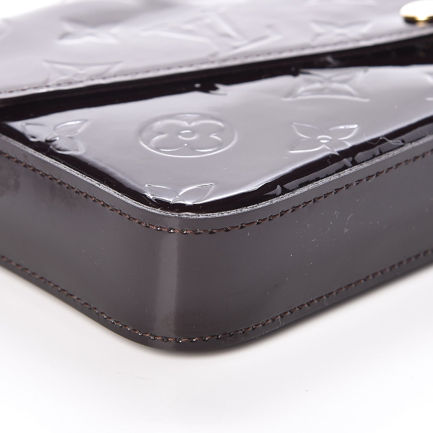 Vernis Pochette Felicie Chain Wallet Amarante