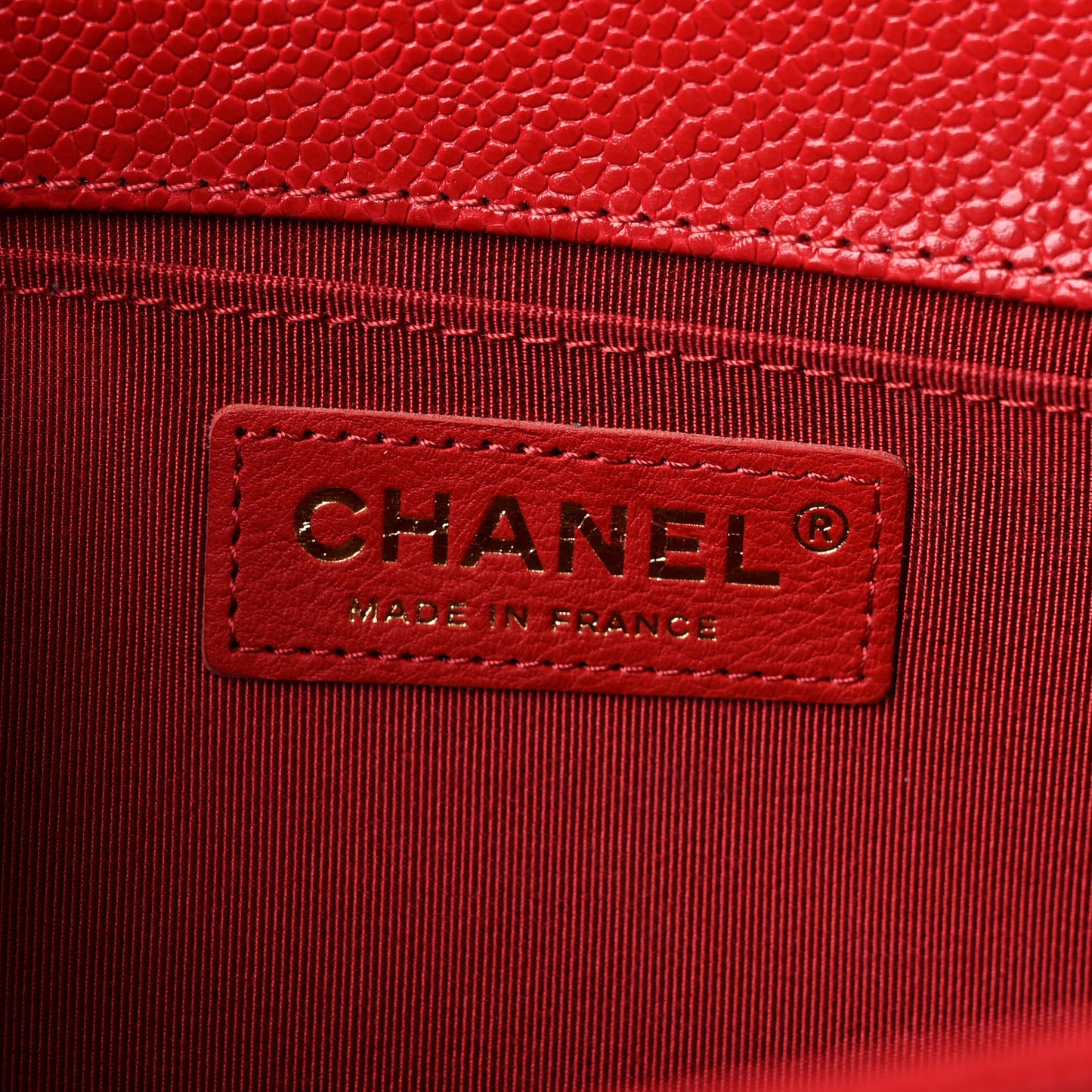 Caviar Quilted Medium Boy Flap Red