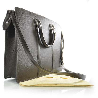 Louis Vuitton Taiga Lozan Grizzli 3 of 7