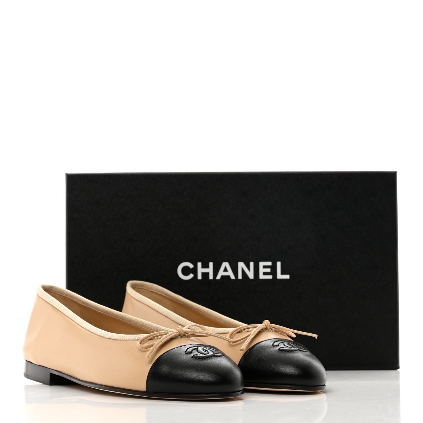 Lambskin Cap Toe CC Ballerina Flats 38 Beige Black