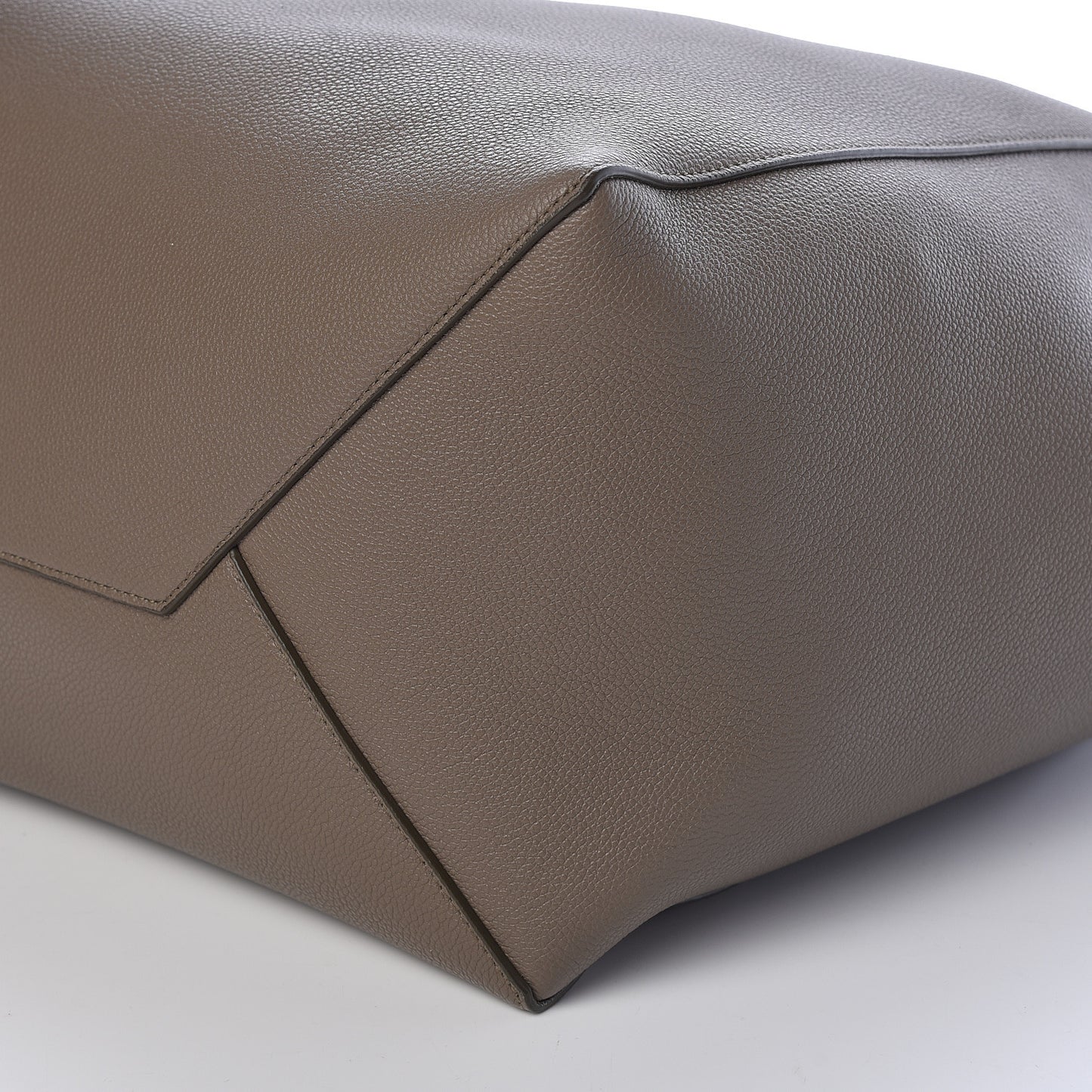 Soft Grained Calfskin Medium Belt Cabas Phantom Taupe