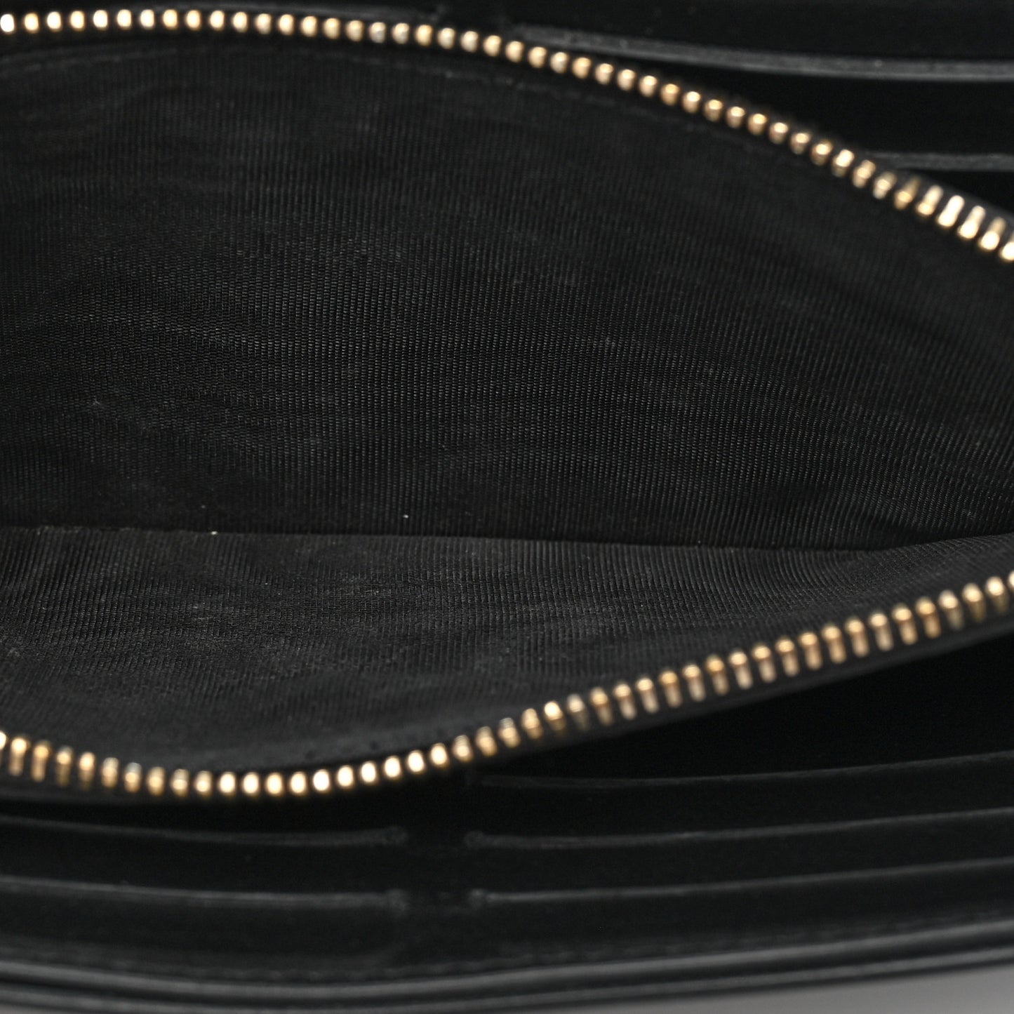 Vitello Rockstud Flap Wallet on Chain Black