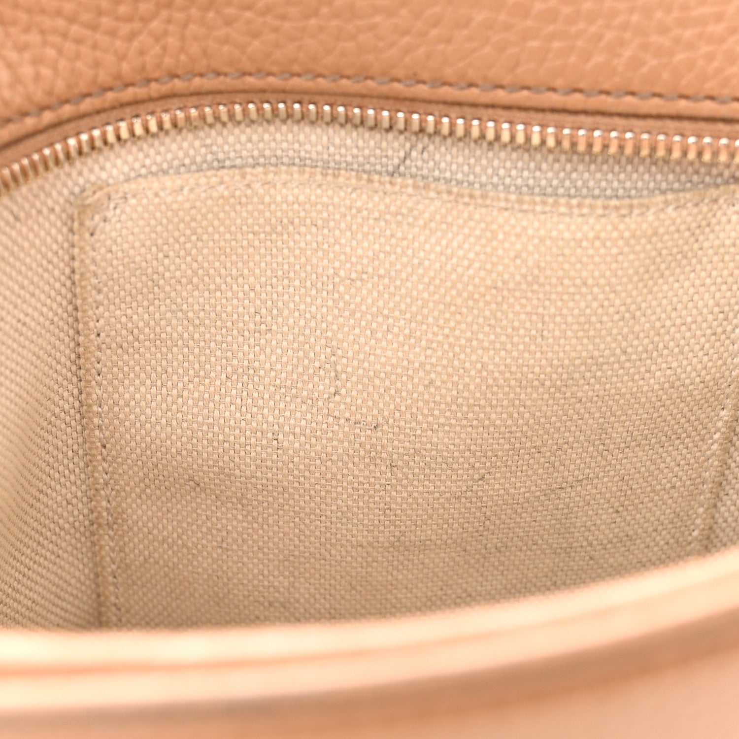 Gucci Pebbled Calfskin Small Soho Disco Bag Camelia 11 of 13
