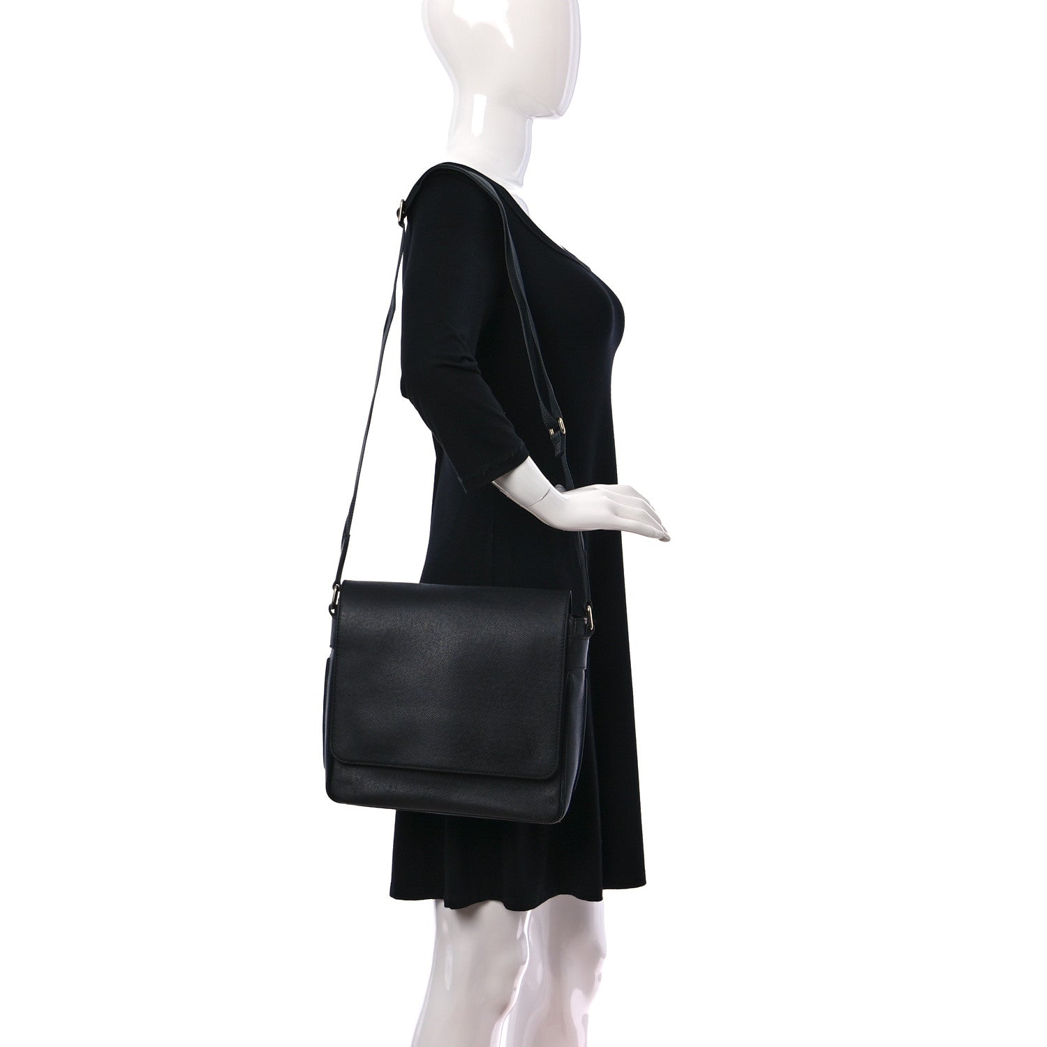 Louis Vuitton Taiga Roman PM Messenger Black 3 of 11