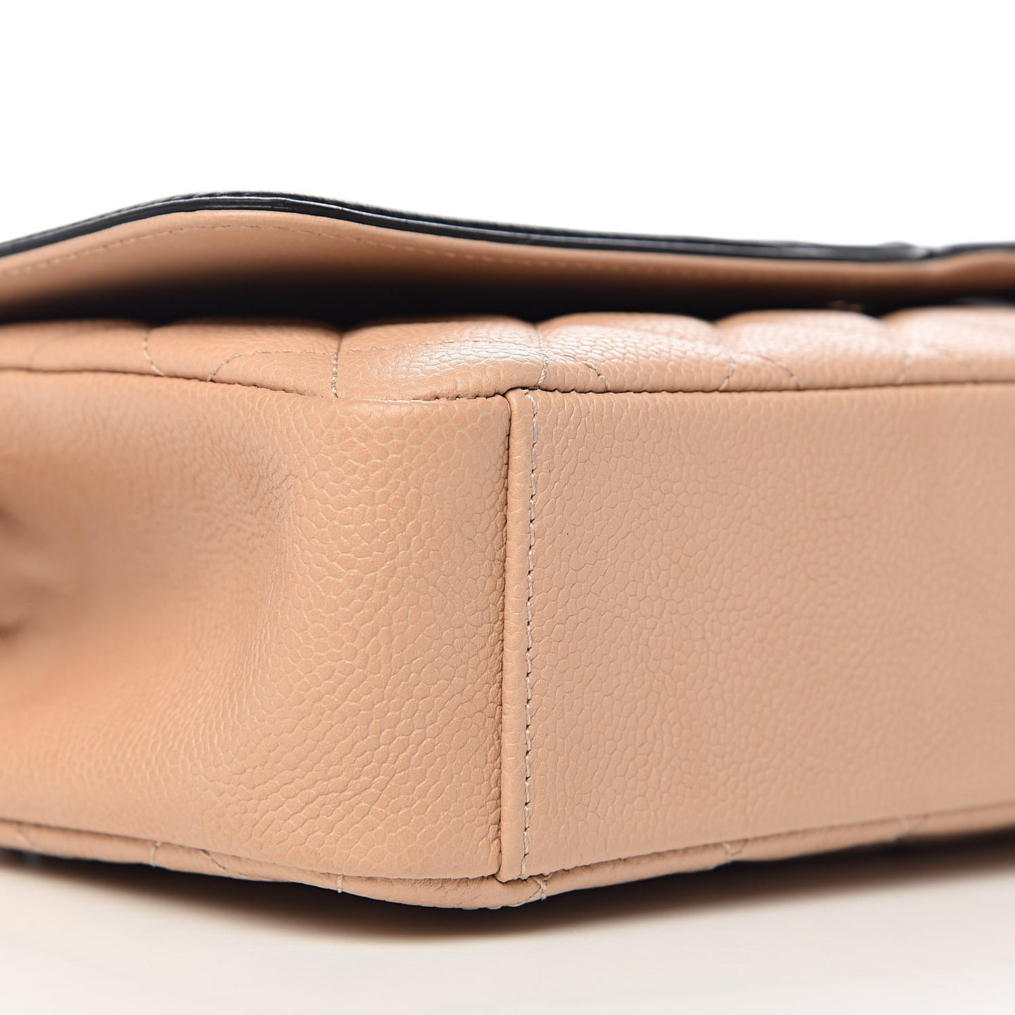 Caviar Quilted Medium CC Filigree Flap Beige Black