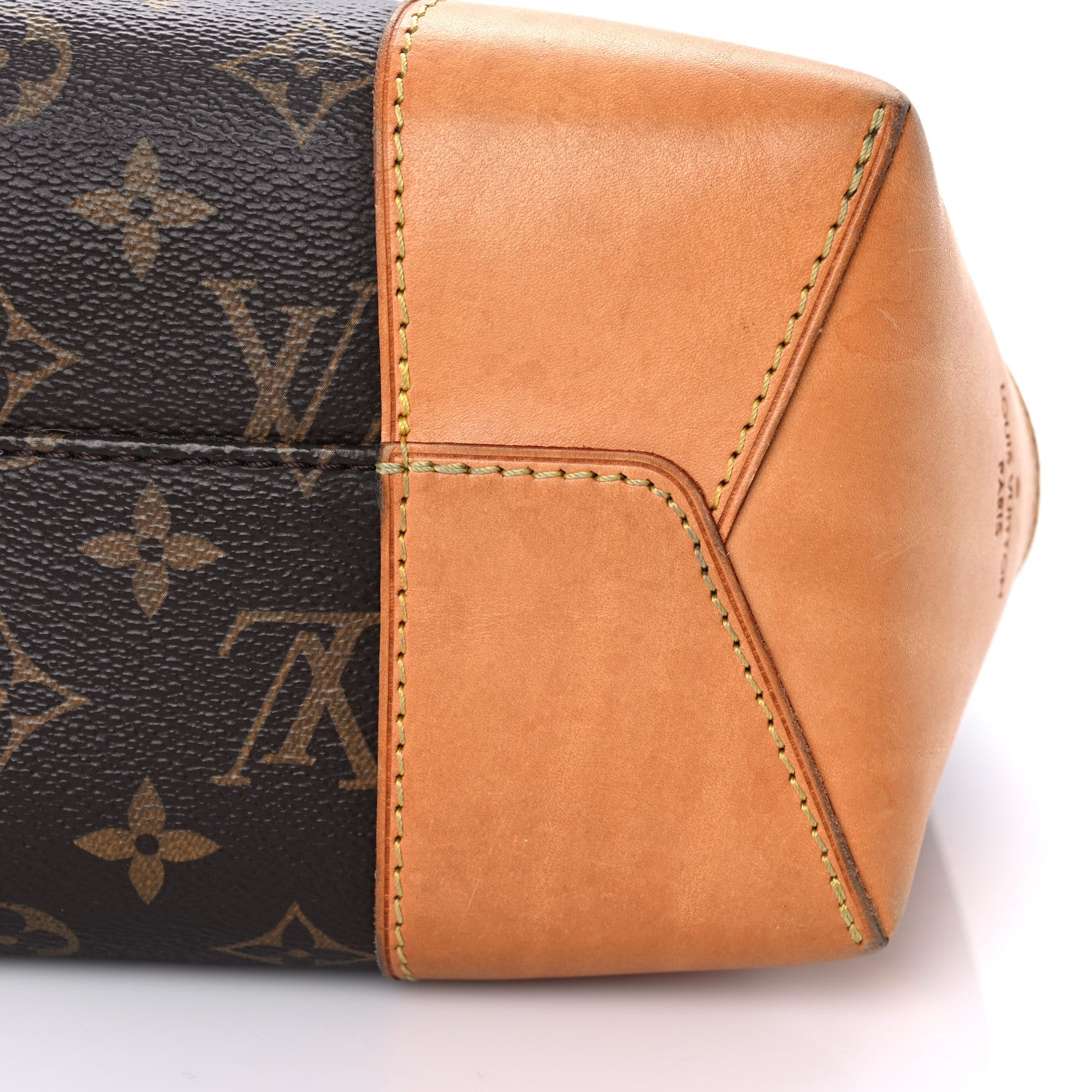 Louis Vuitton Monogram Berri MM 14 of 25