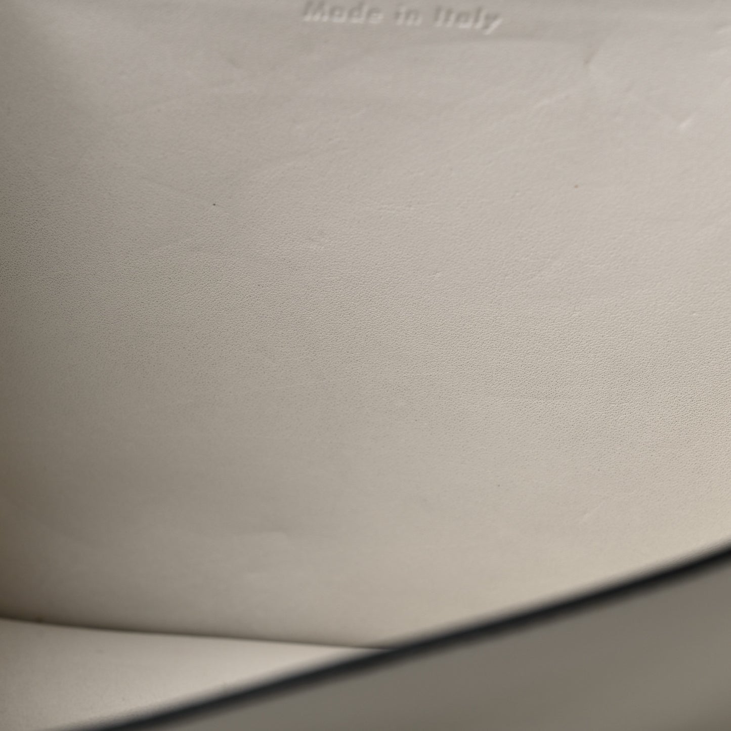 Spazzolato Calfskin Medium Classic Box Flap Bag White