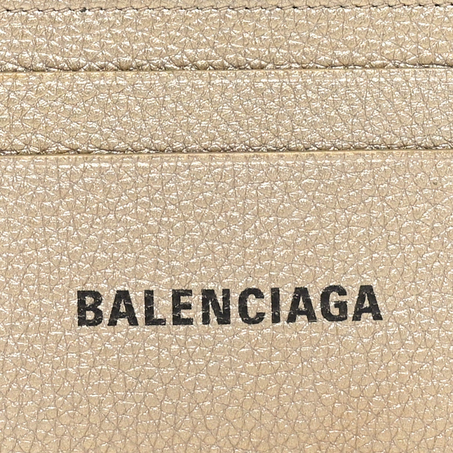 Grained Calfskin Logo Cash Rounded Card Holder Gold Black