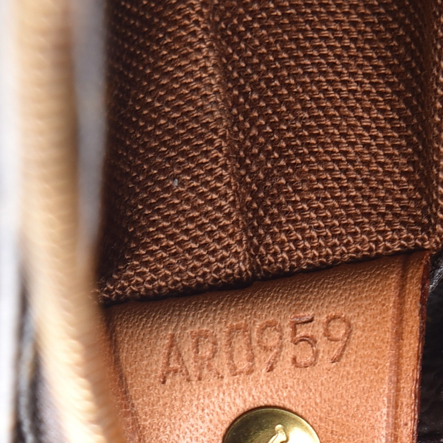 Louis Vuitton Monogram Cabas Mezzo 7 of 14