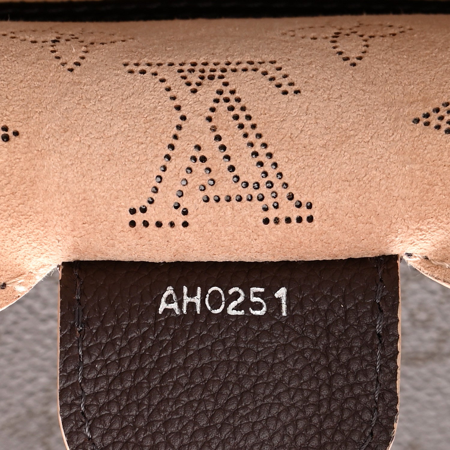 Louis Vuitton Mahina Carmel Hobo Chocolate 7 of 12