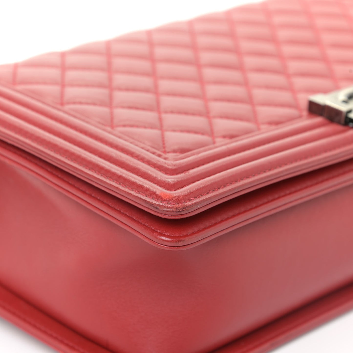 Lambskin Quilted New Medium Boy Flap Red
