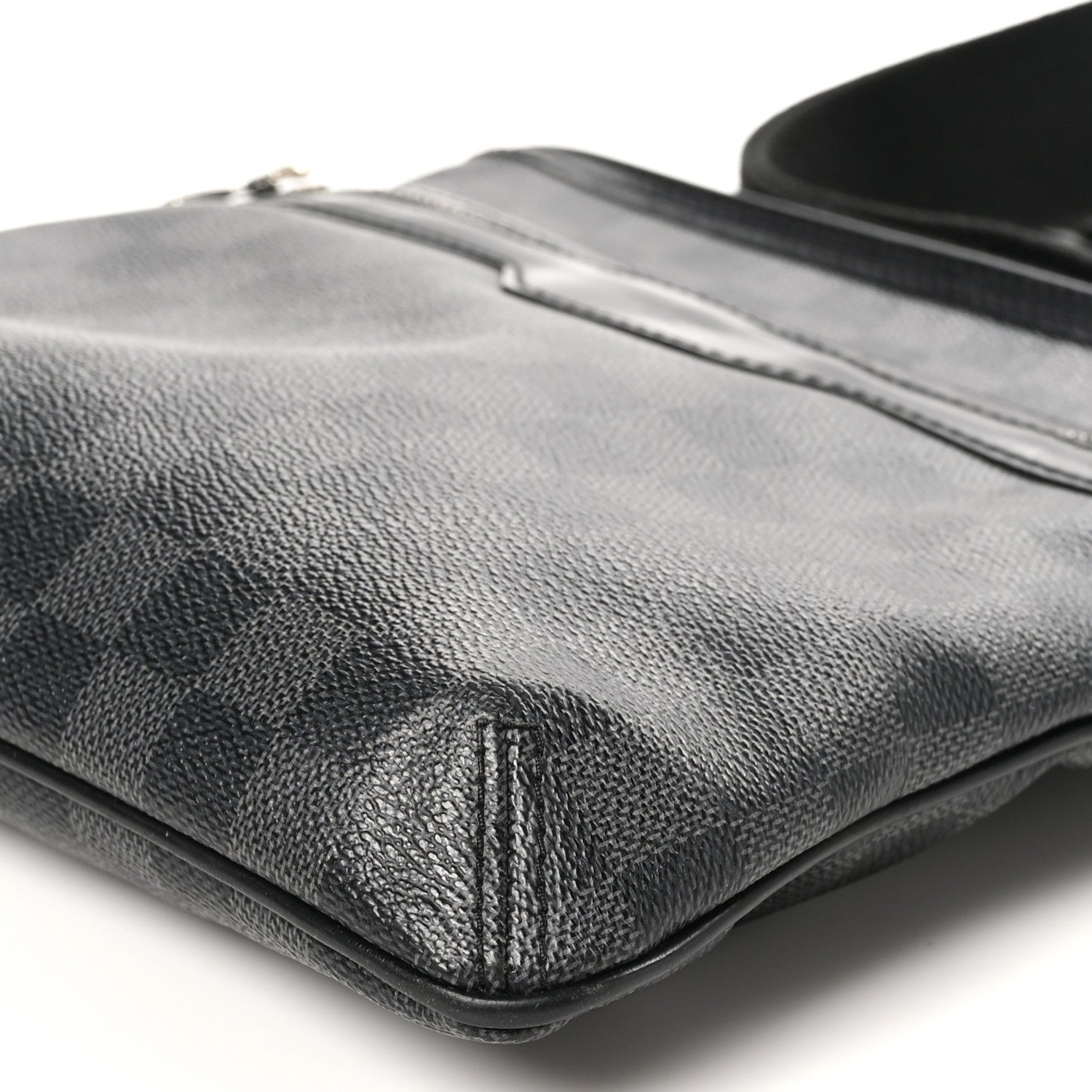 Louis Vuitton Damier Graphite Thomas 9 of 9