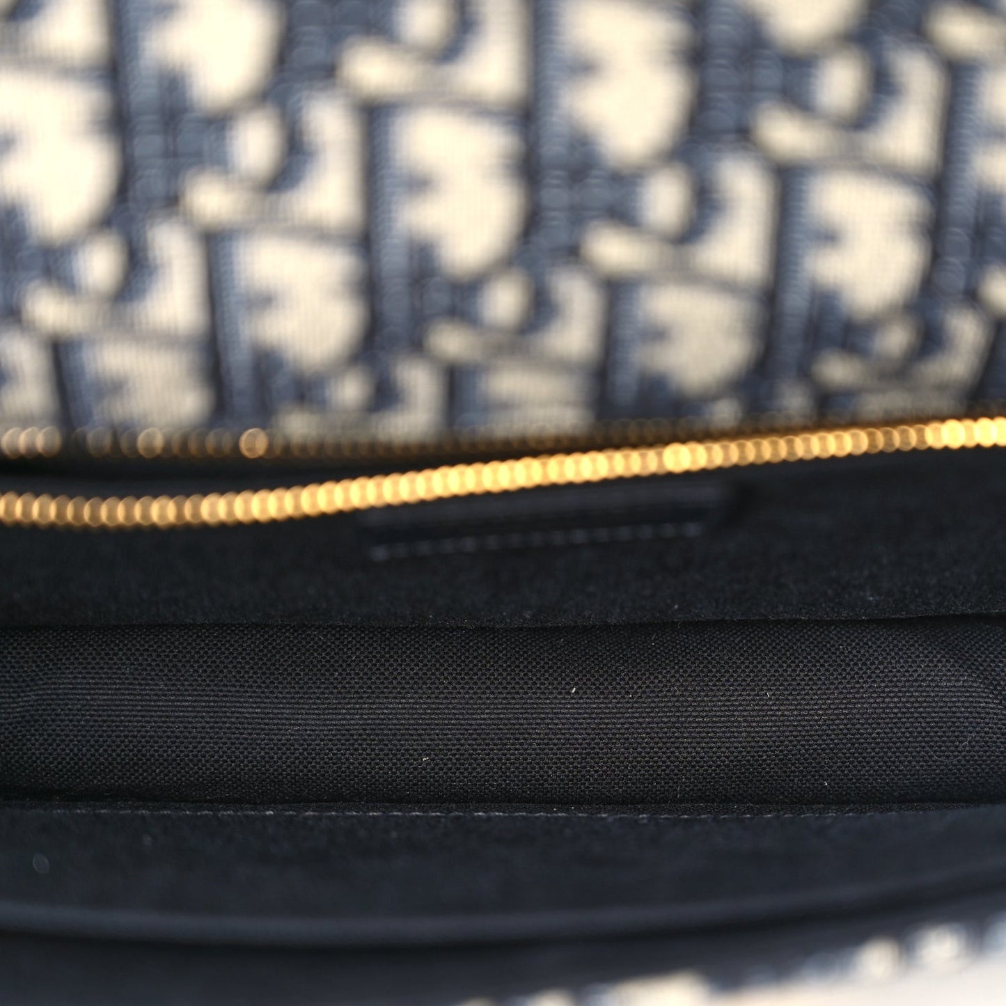 Oblique 30 Montaigne Flap Bag Blue