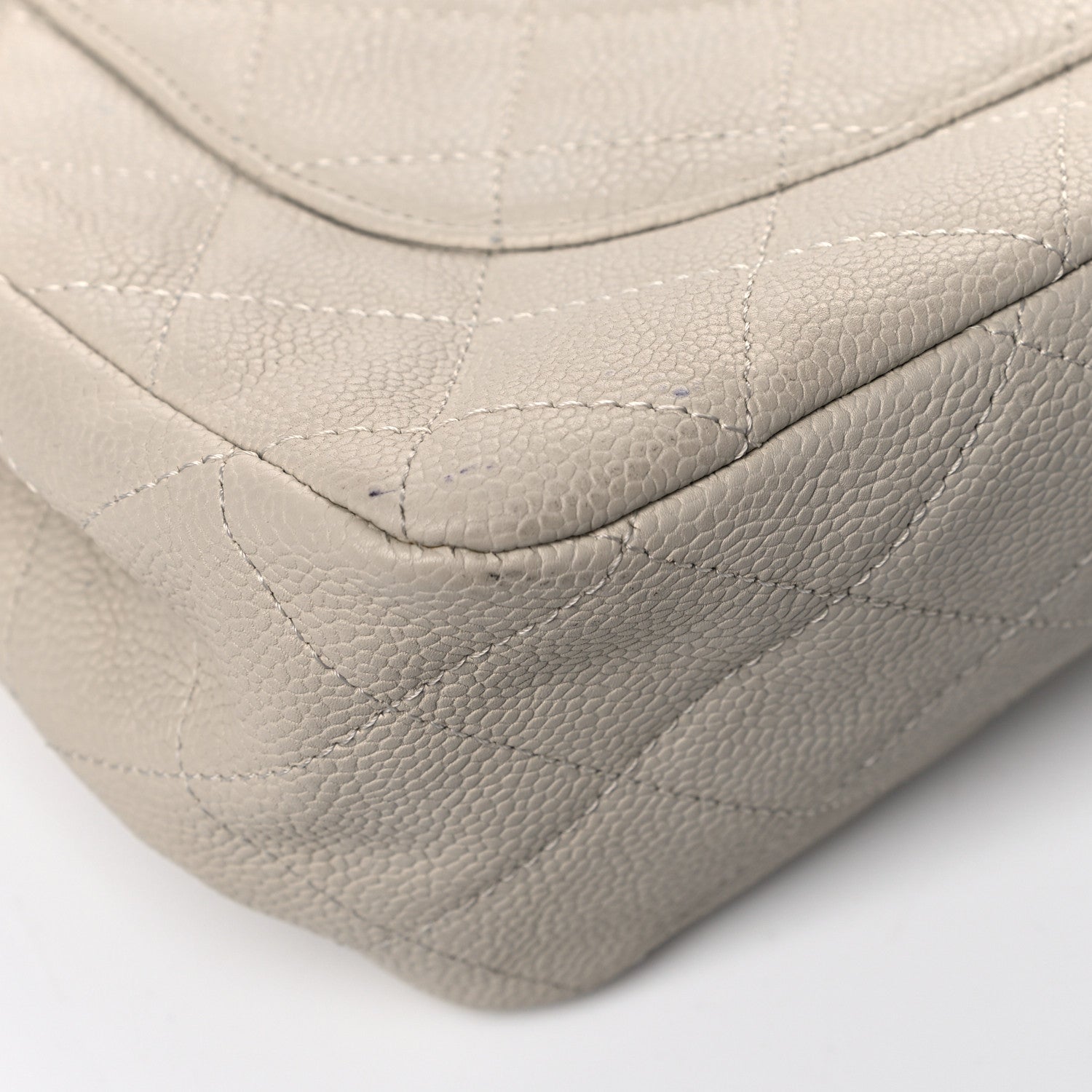 Chanel Caviar 2.55 Reissue 227 Flap White 22 of 31