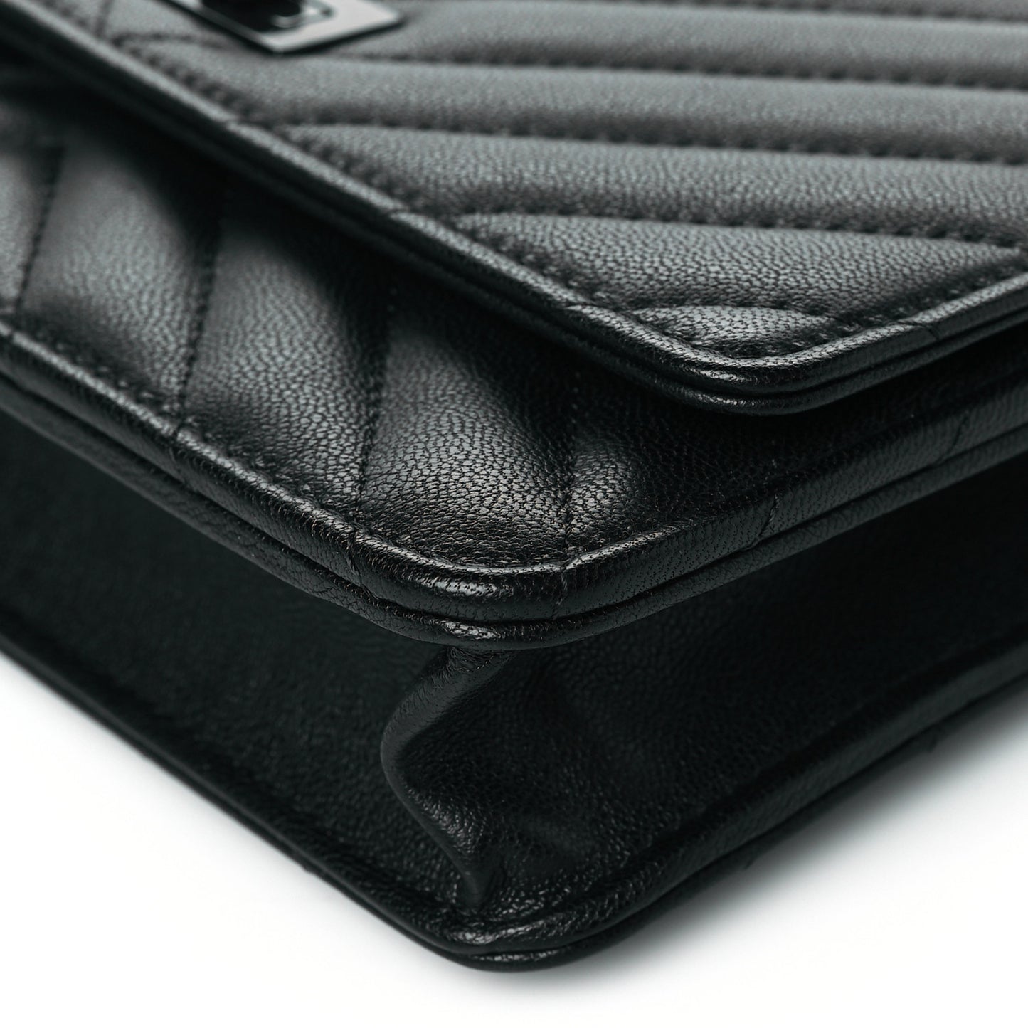 Sheepskin Chevron Reissue Wallet On Chain WOC So Black