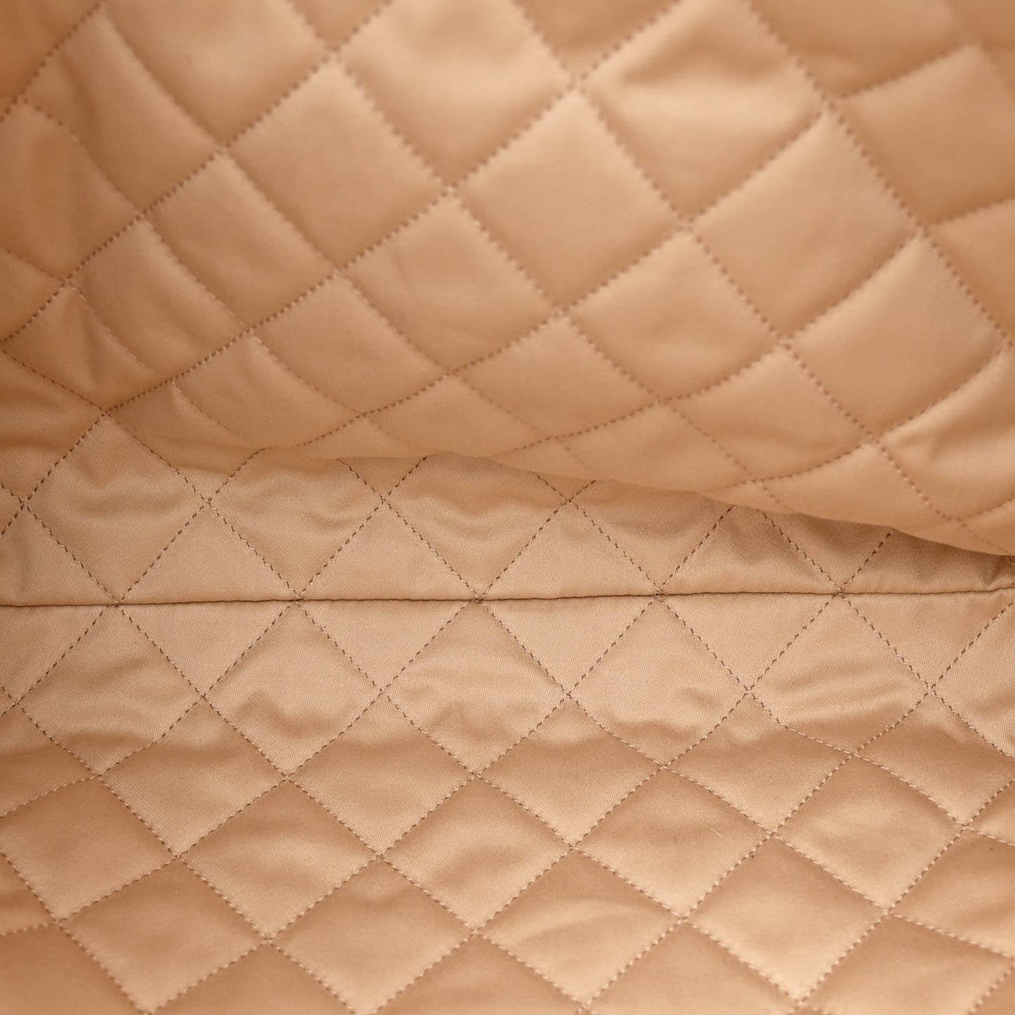 Shiny Calfskin Quilted Small 22 White