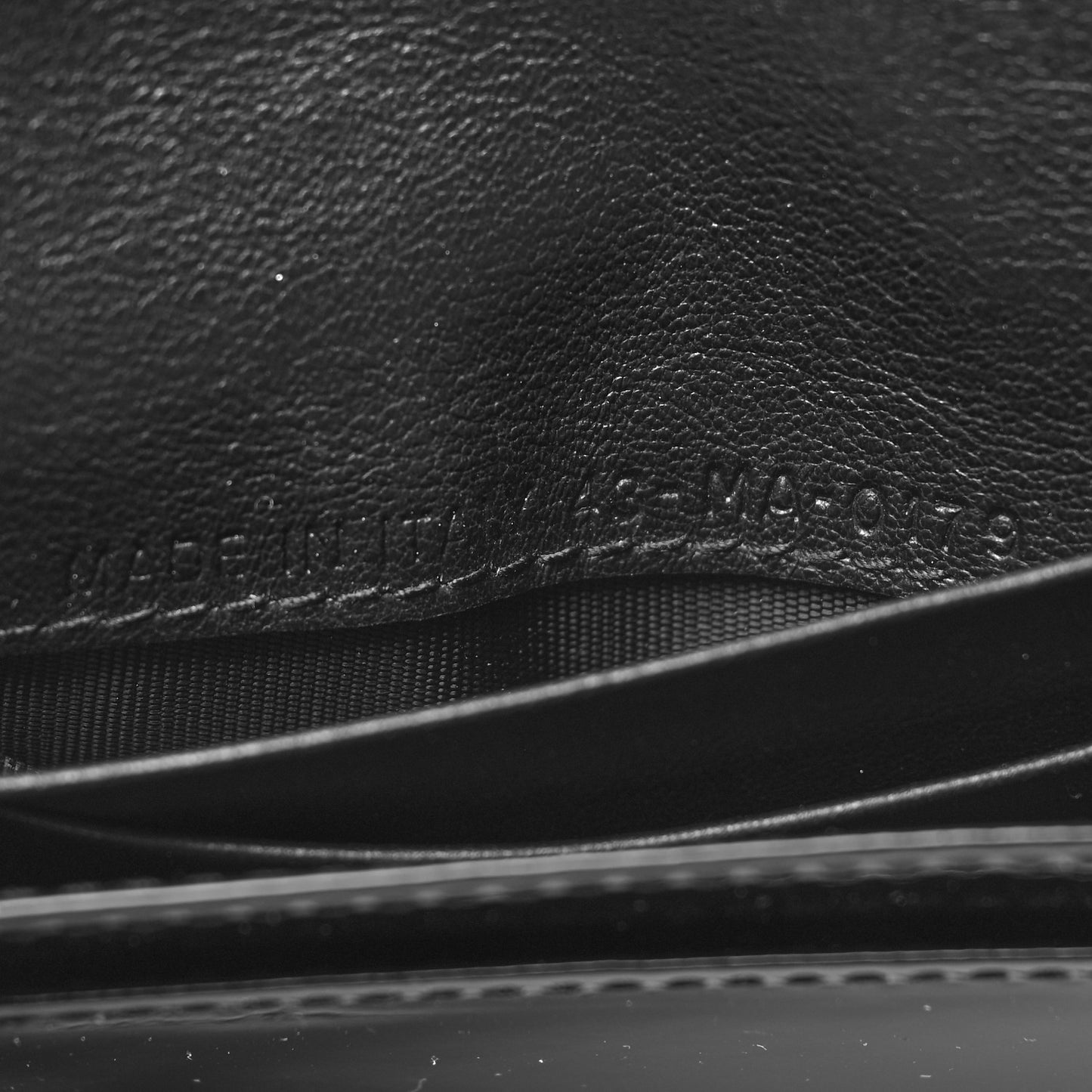 Patent Calfskin Saddle Card Holder Black