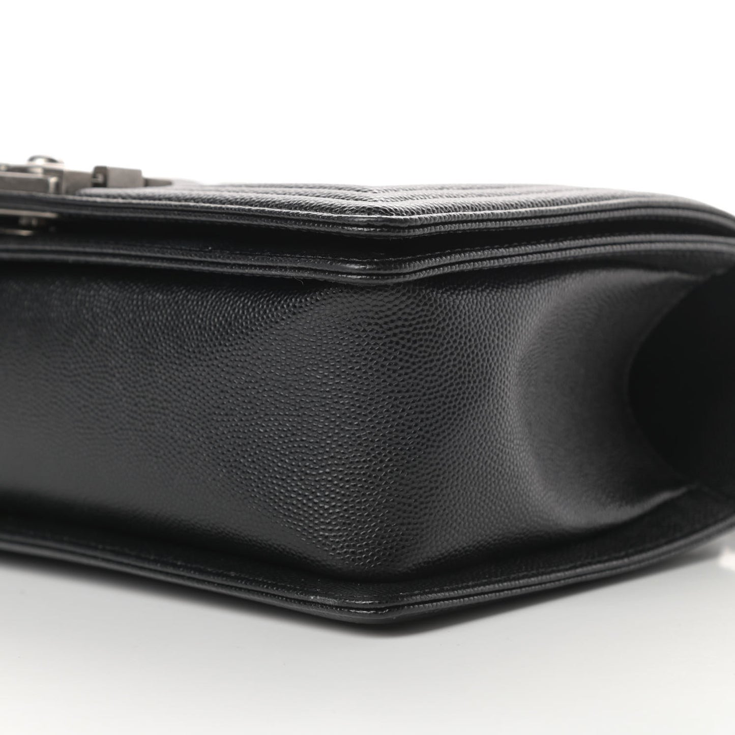 Caviar Quilted Medium Boy Flap Black