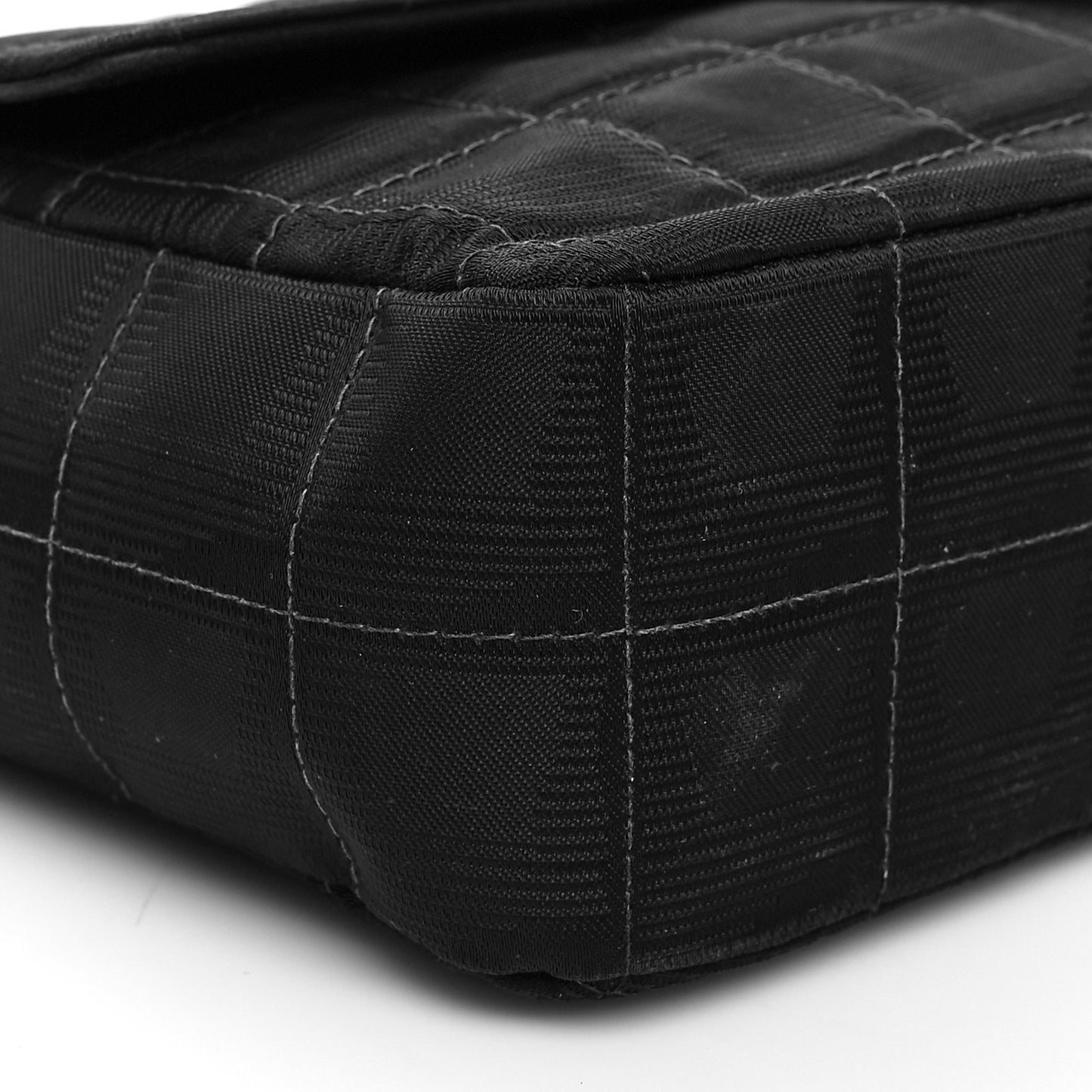Nylon Medium Travel Flap Black