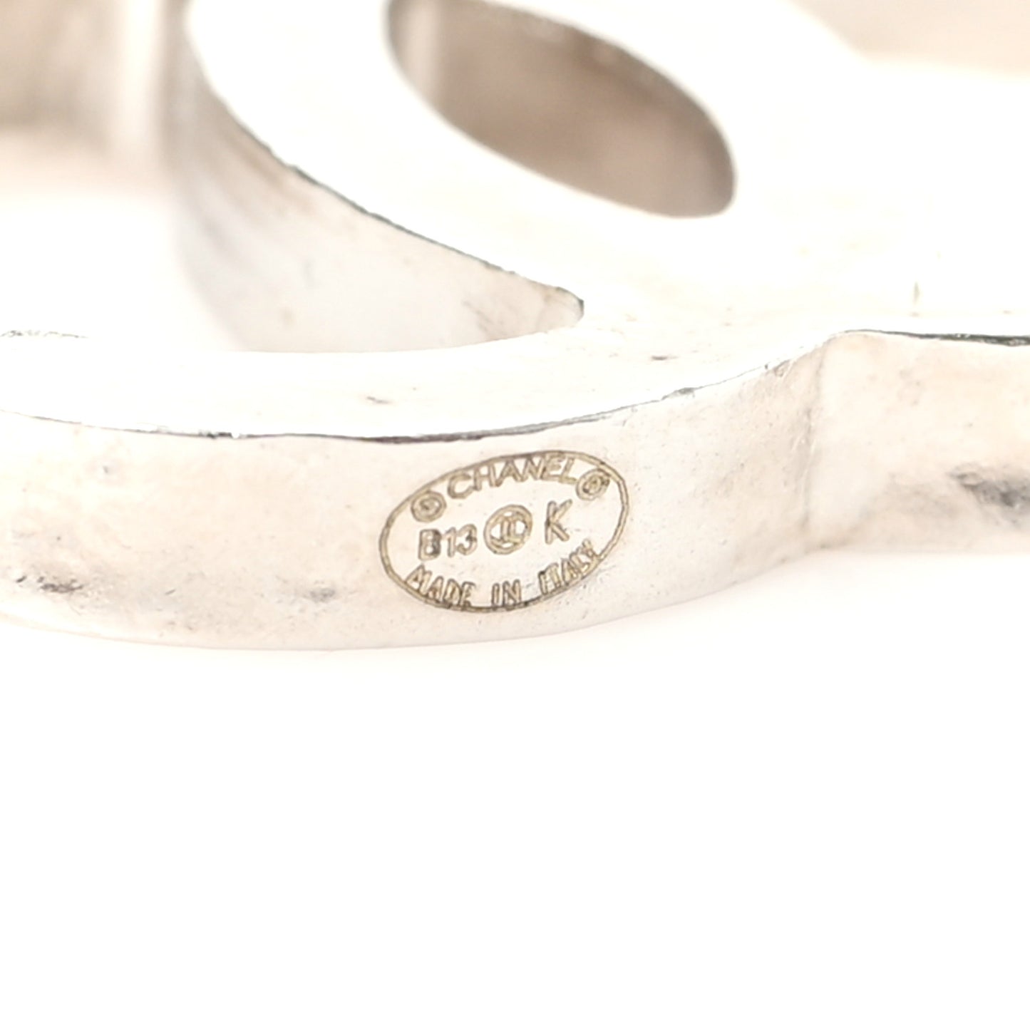 Metal Camellia CC Globe Key Chain Black Silver