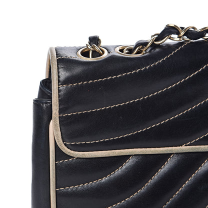 Chanel Lambskin Chevron Small Single Flap Bag Black Beige 13 of 16