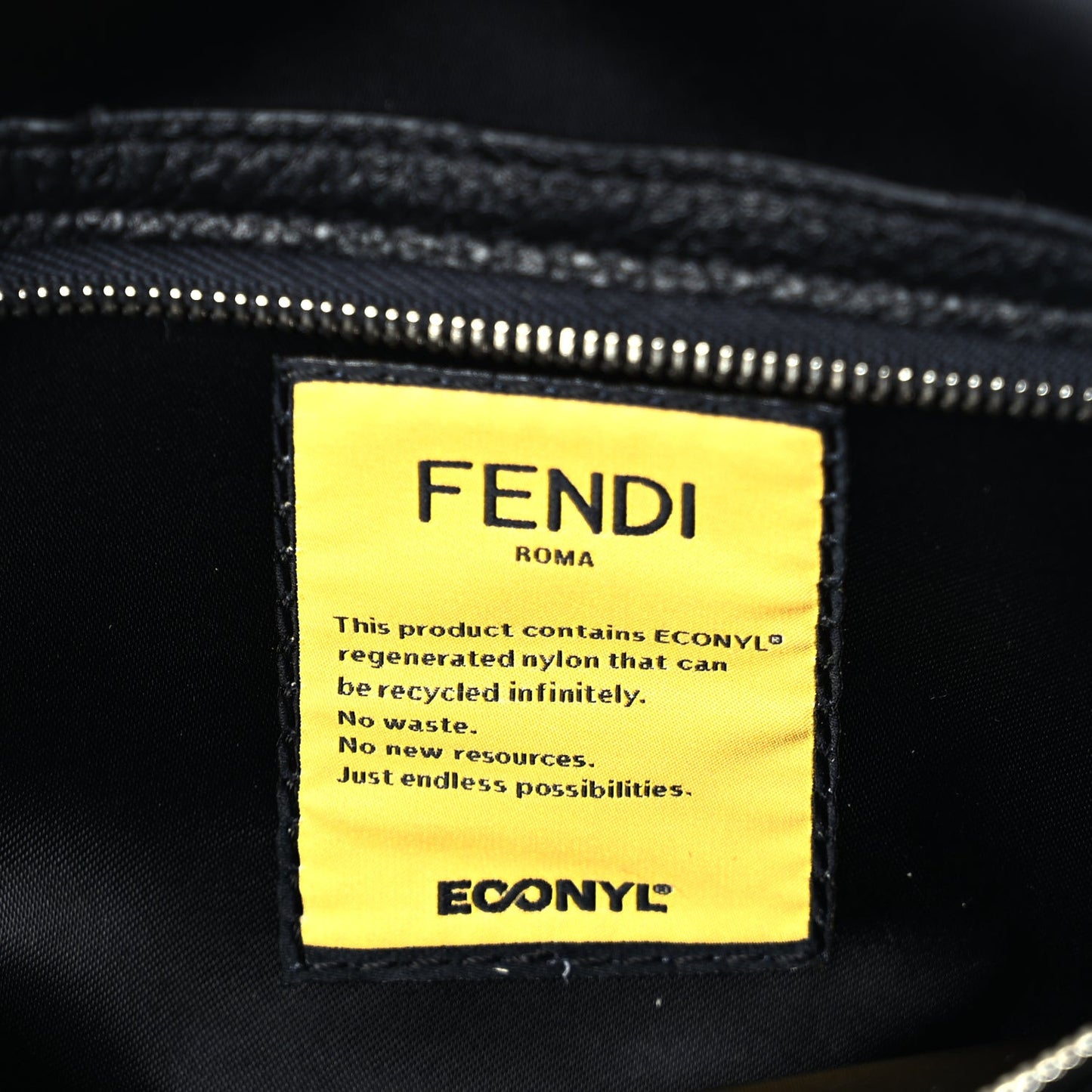 Econyl Cuoio Romano Multipocket Baguette Black