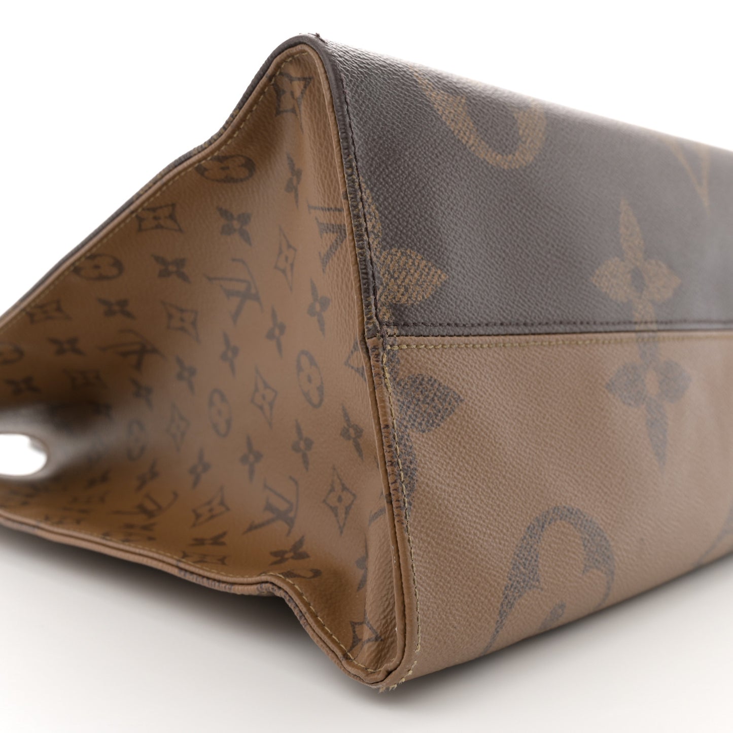 Reverse Monogram Giant Onthego GM