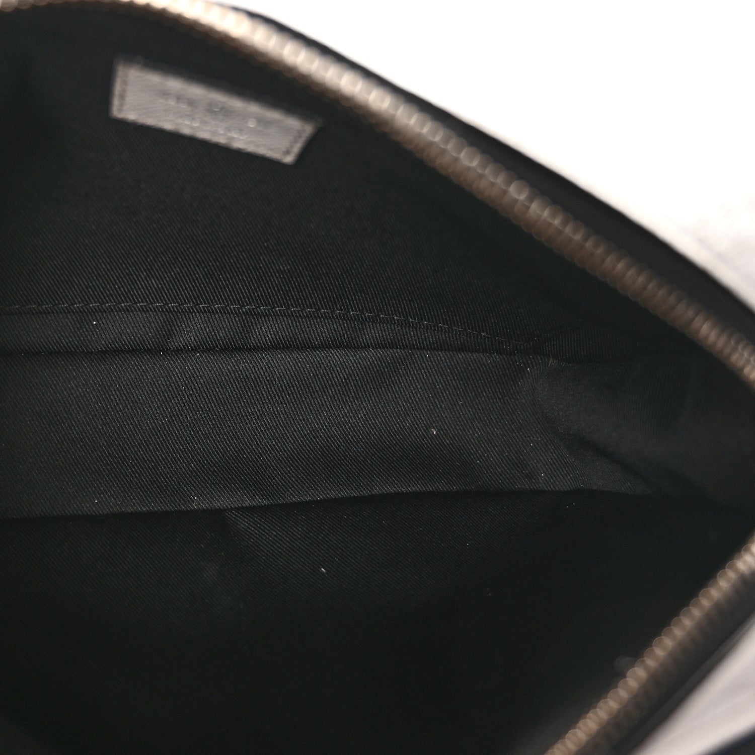 Louis Vuitton Taiga Monogram Alpha Messenger Optic White 4 of 8