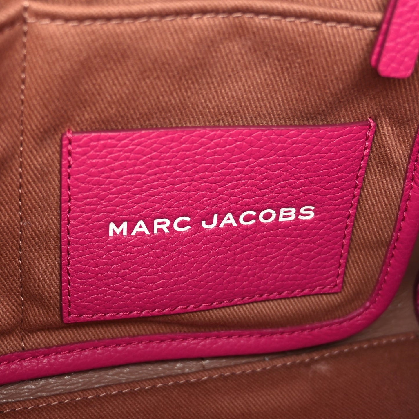 Grained Calfskin Medium The Tote Bag Lipstick