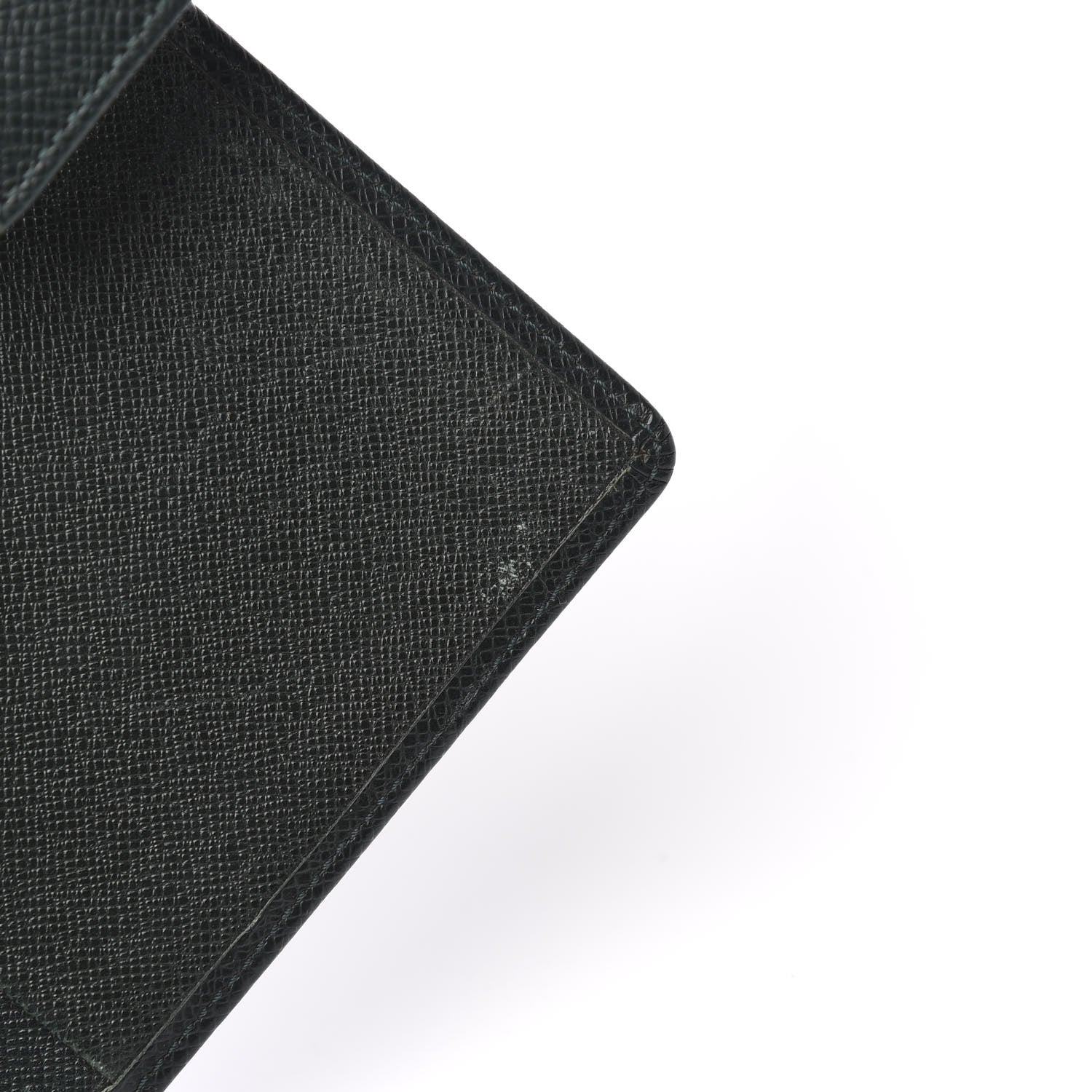 Louis Vuitton Taiga Medium Ring Agenda Cover Epicea 8 of 8