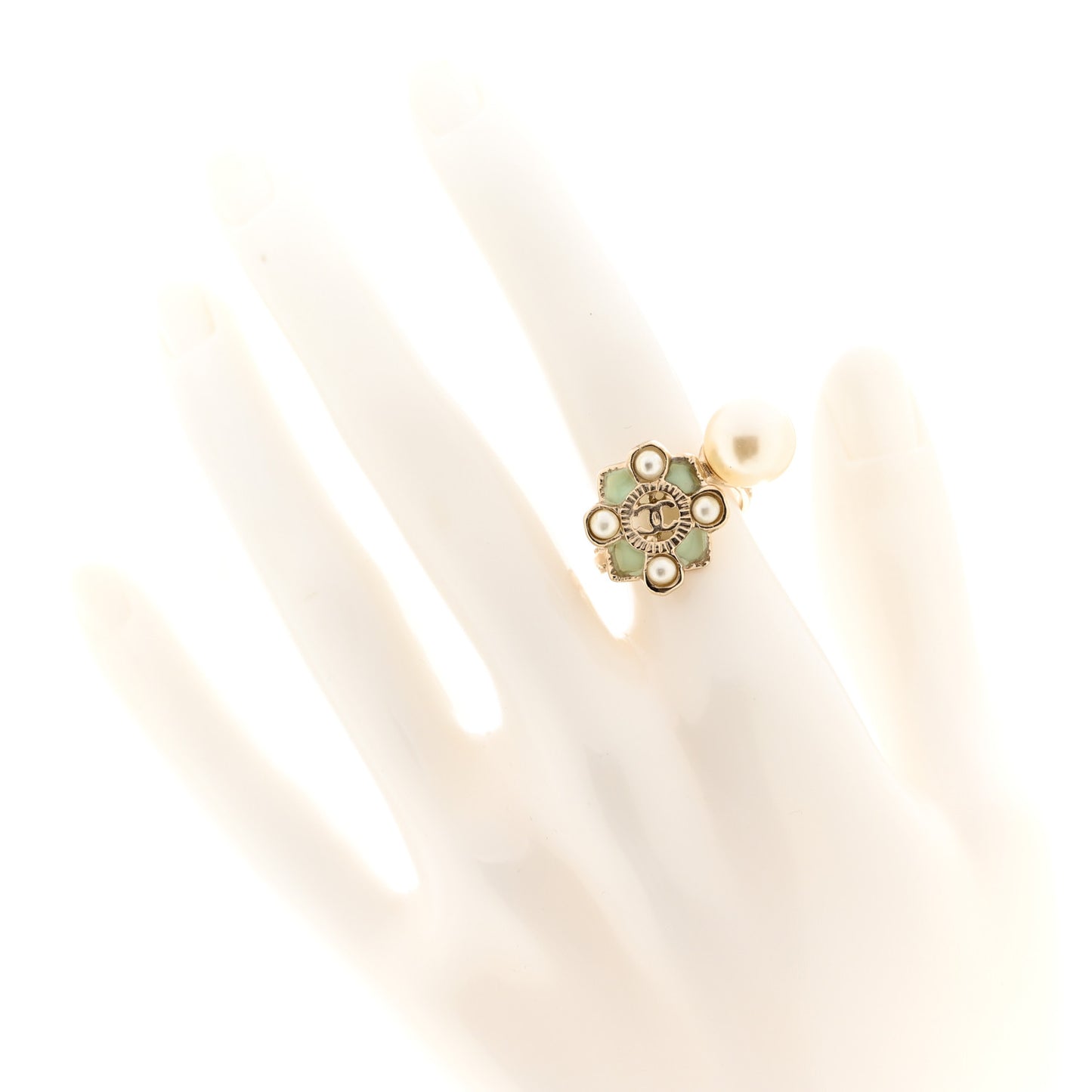 Gripoix Pearl CC Ring 52 6 Gold Green