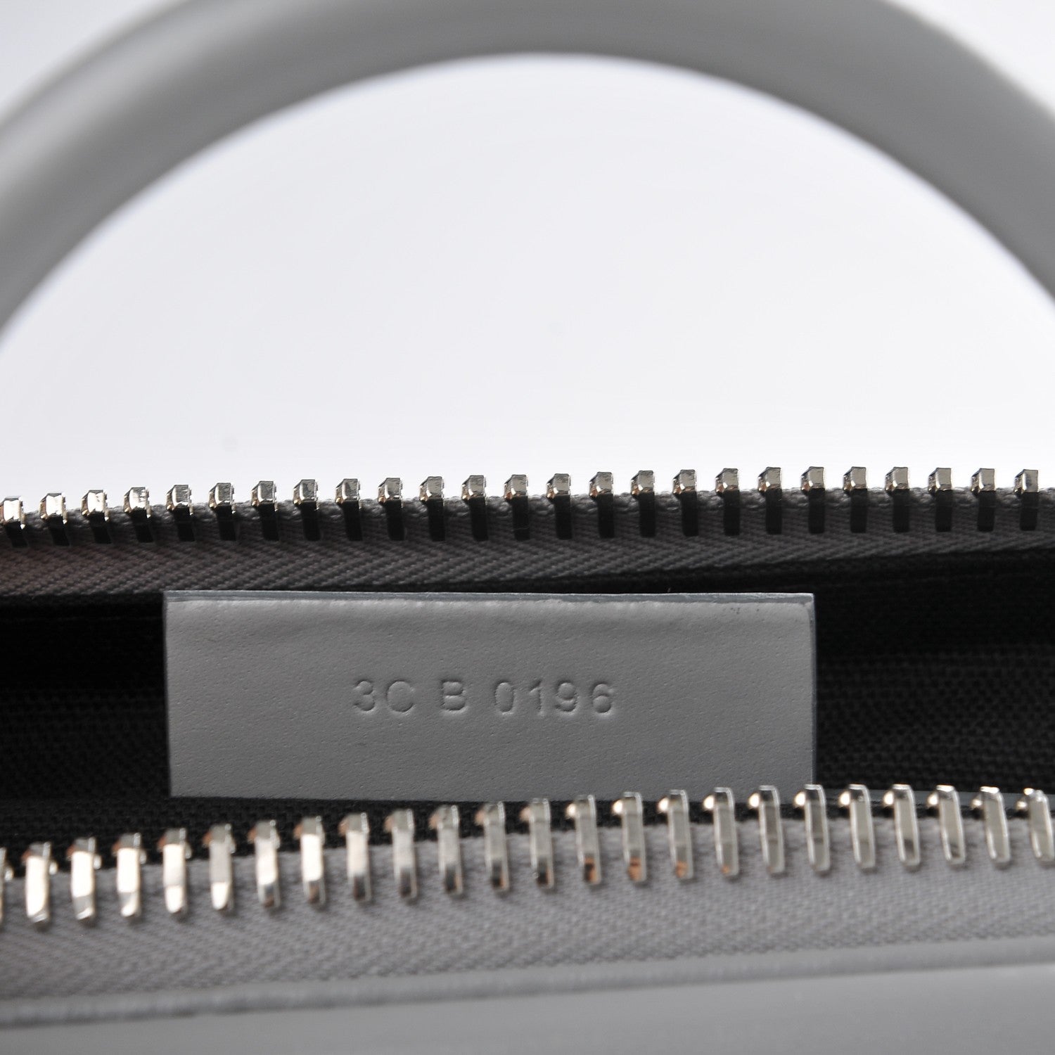 Givenchy Shiny Lord Calfskin Medium Antigona Pearl Grey 7 of 7