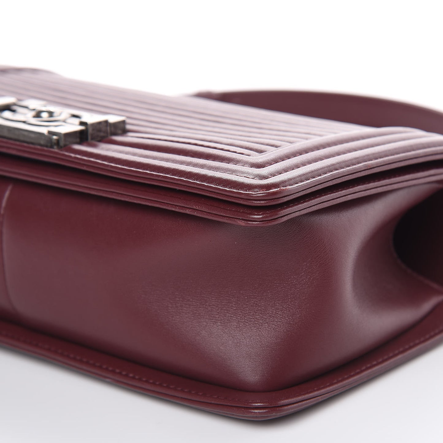 Calfskin Horizontal Quilted Medium Boy Flap Burgundy